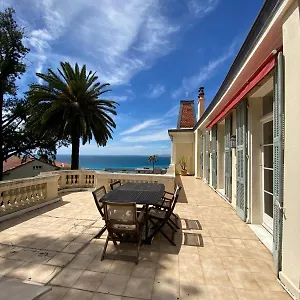 Appartement Palmeraie - Magnifique D'epoque Avec Vue 4 Personnes Avec Terrasse Le Port, Nice